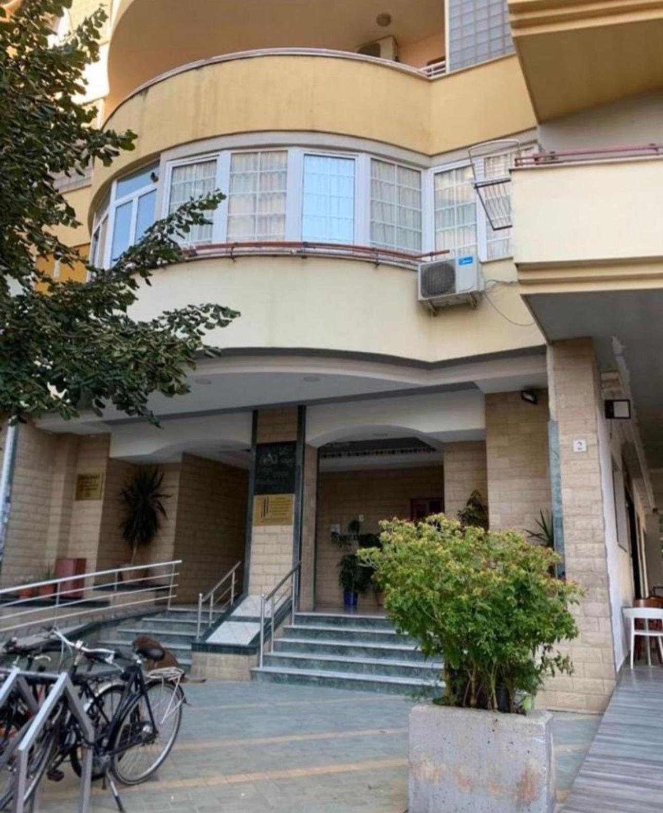 Apartment Urban Charm With Balcony Tirana